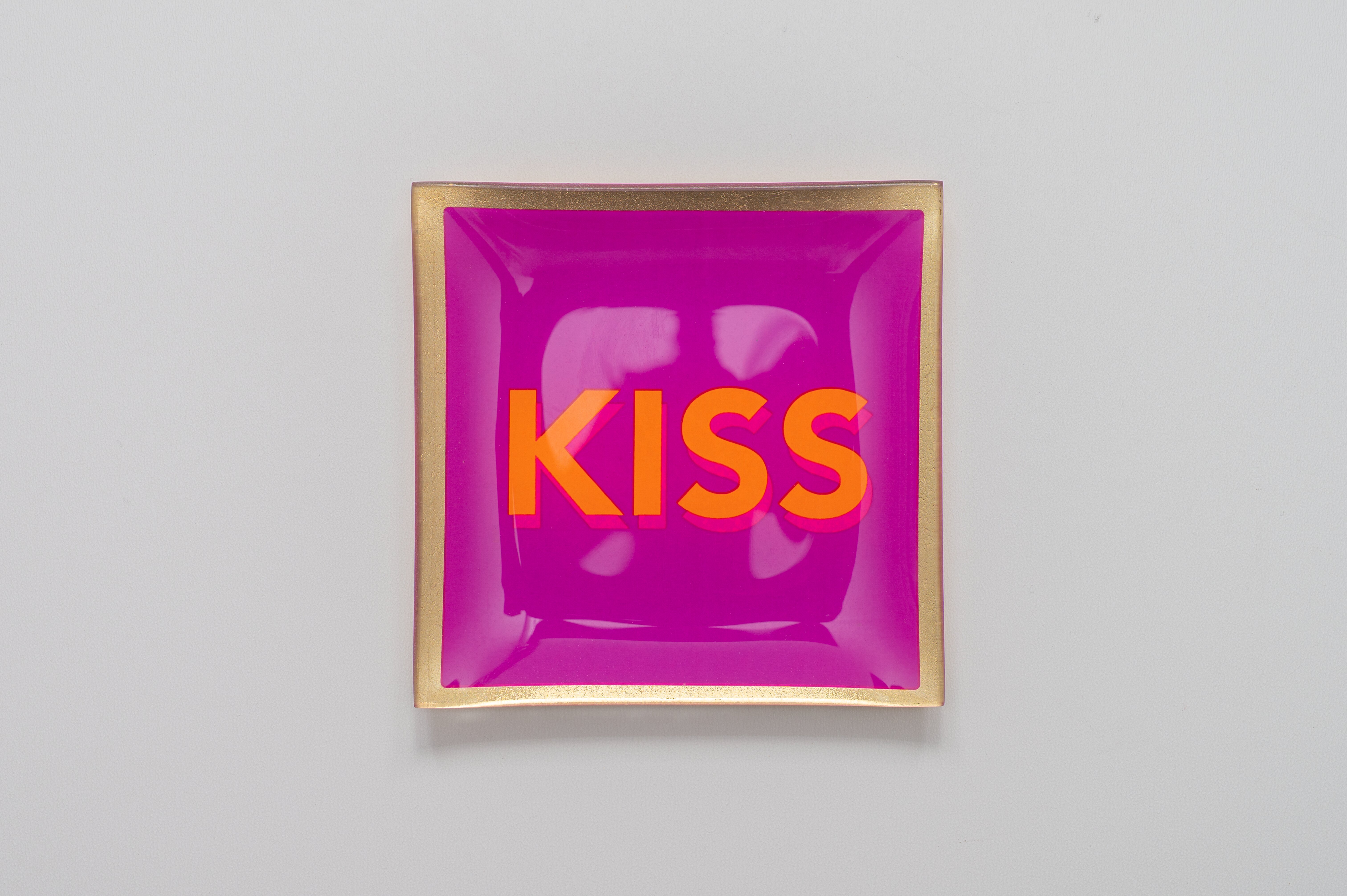 1088103015_2 Love Plates, Glasteller S, Kiss, Goldrand, fuchsia