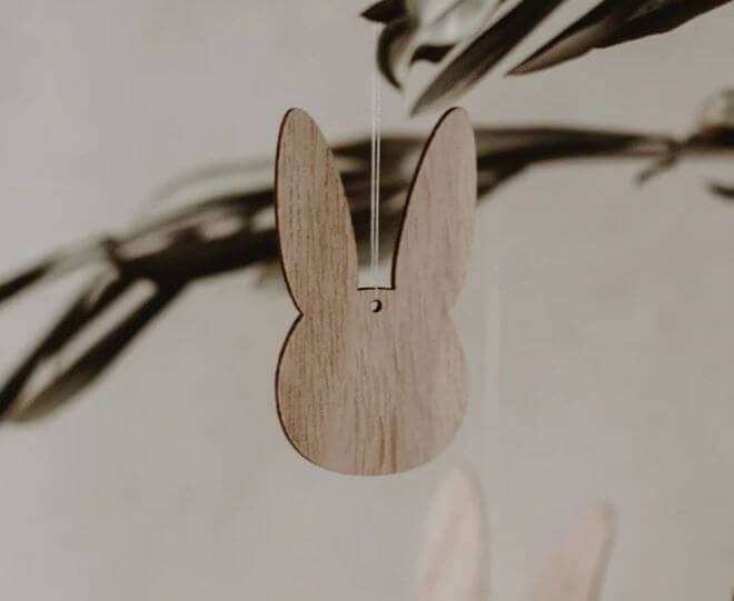 Eulenschnitt-Holz-Anhaenger-Hase-Ostern Holzanhänger Hase Natur im 8er Set