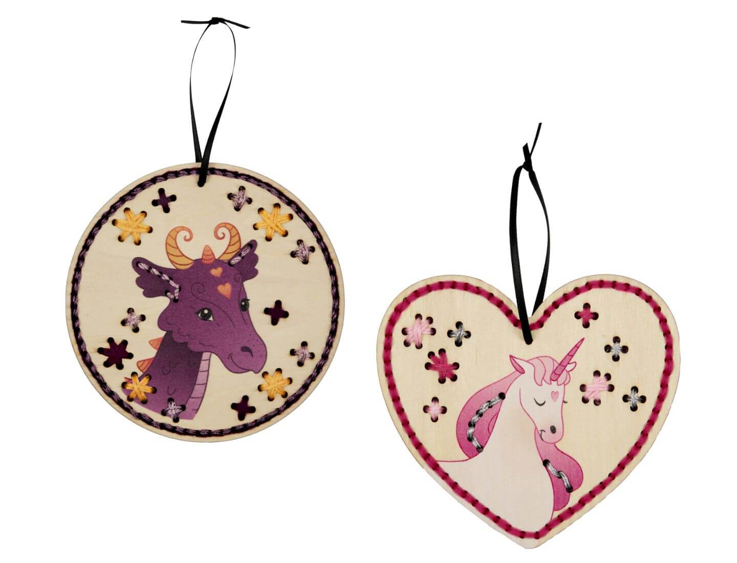 Sticken auf Holzanhänger (Drache oder Einhorn) - 100% selbst gemacht (einzeln)