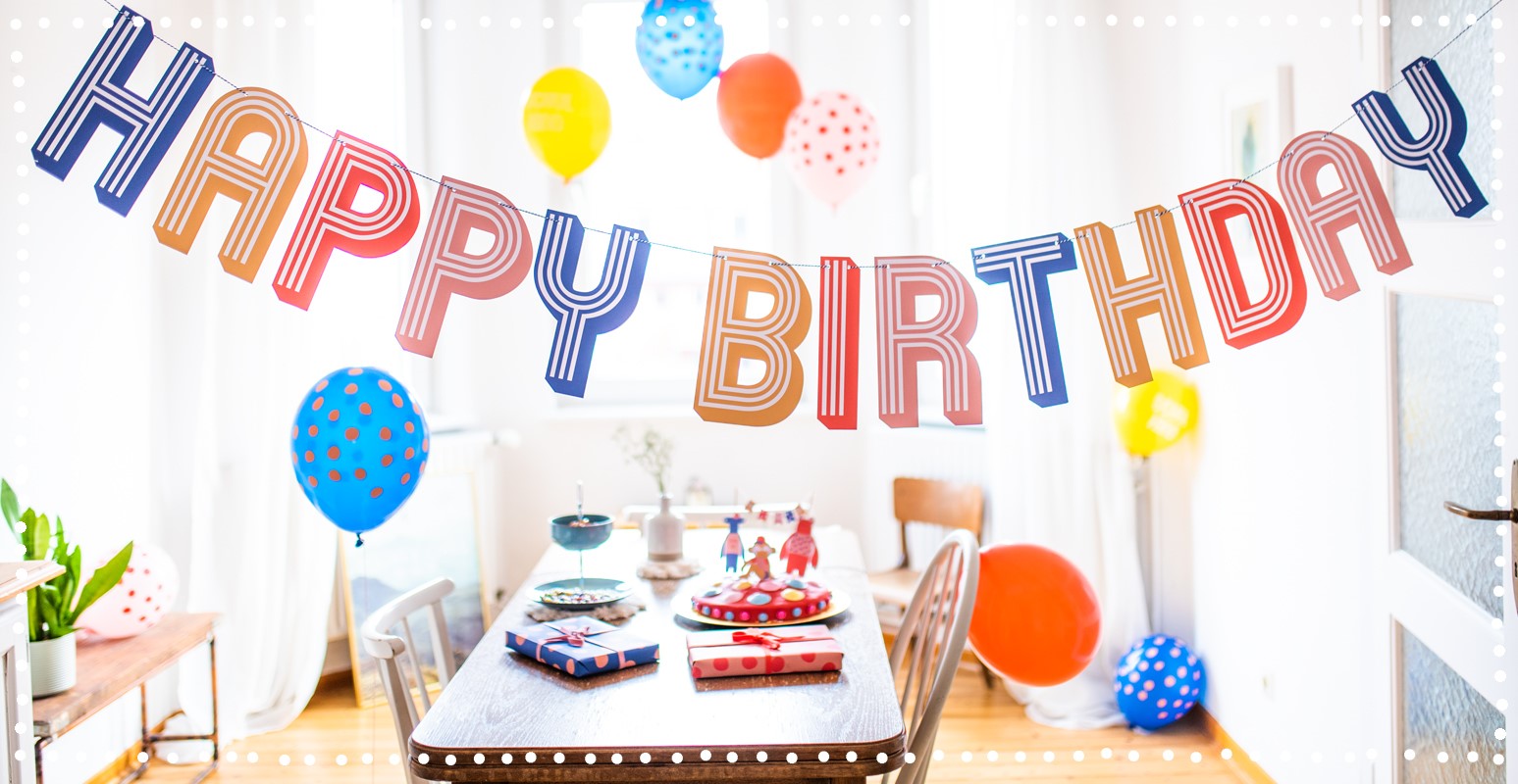 Banner-Happy-Birthday-neu9elH42zxn37PR Girlande im Streifenmuster mit Text „Happy Birthday“