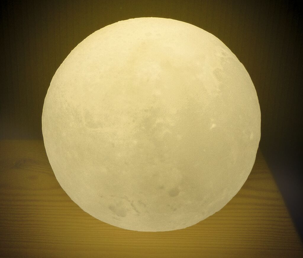 Leuchtender Mond