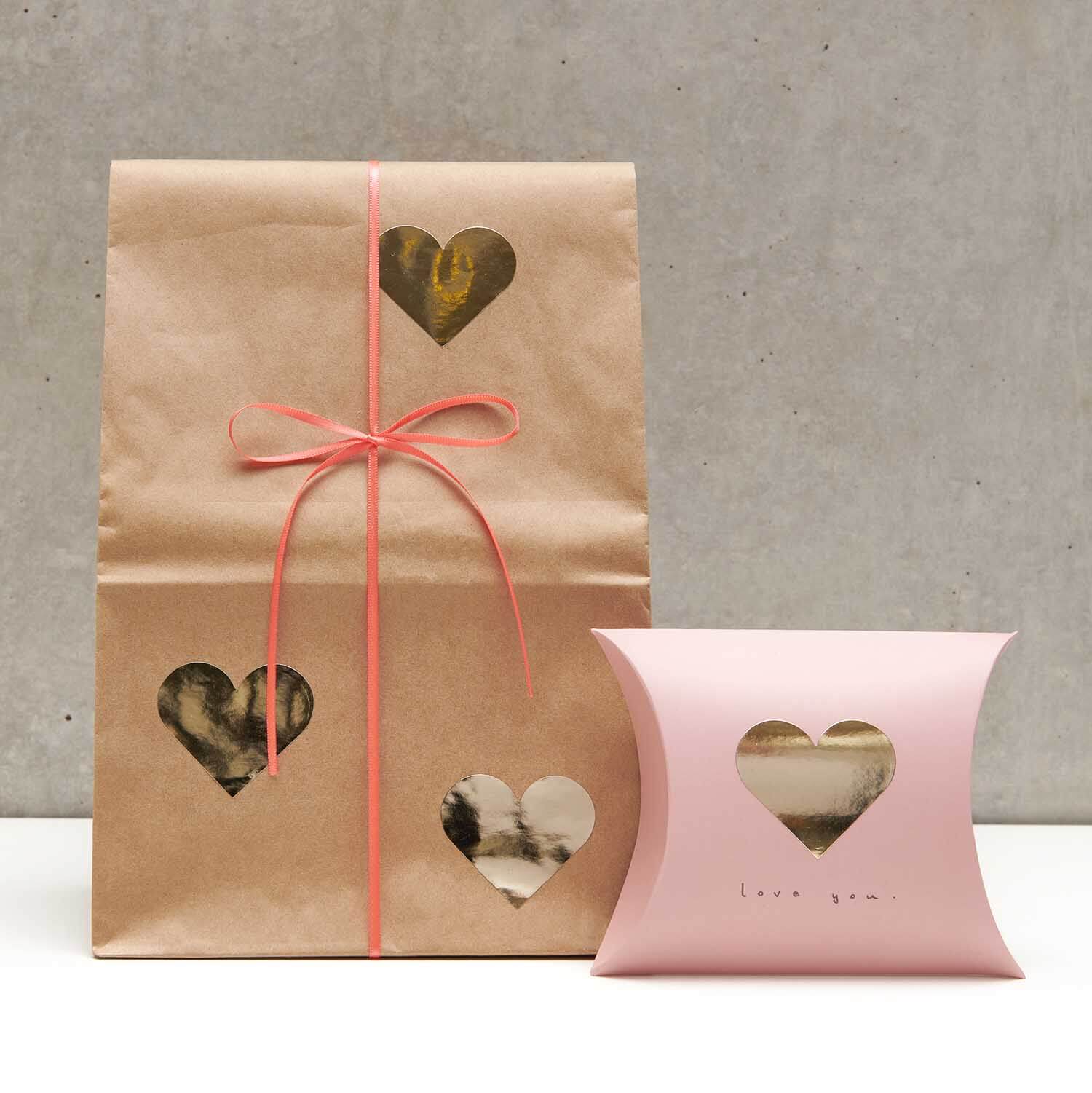 Paper Poetry Sticker Herzen Gold auf der Rolle