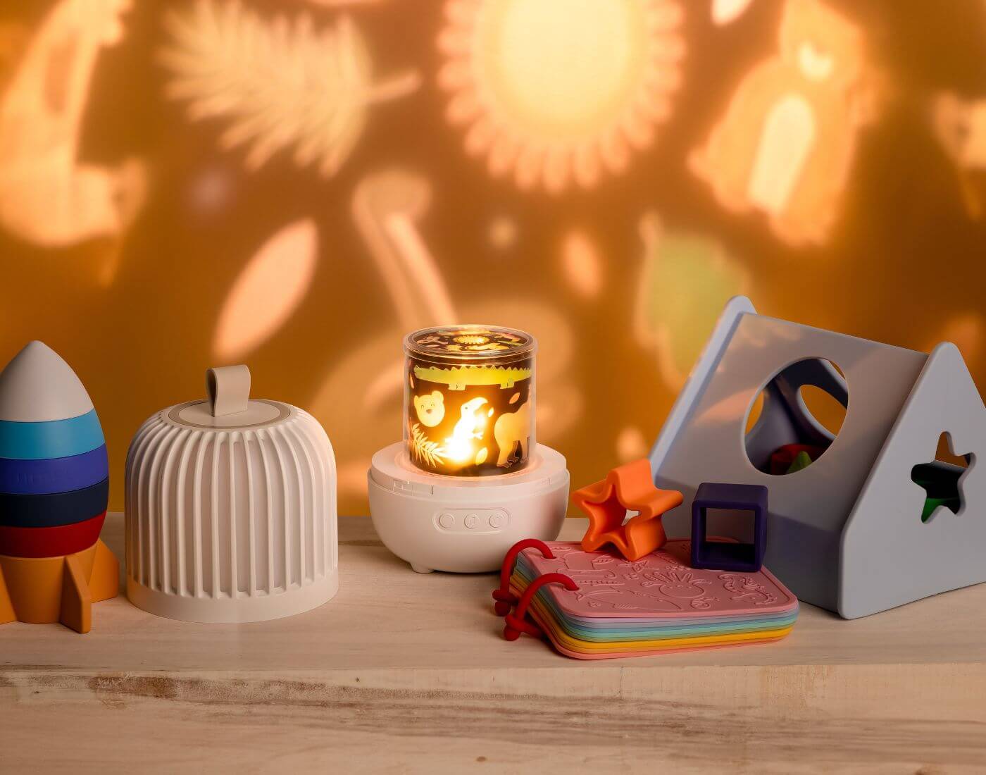 PROJECTOR Nachtlicht & Musikprojektor, Weiß PROJECTOR Nachtlicht & Musikprojektor, Weiß