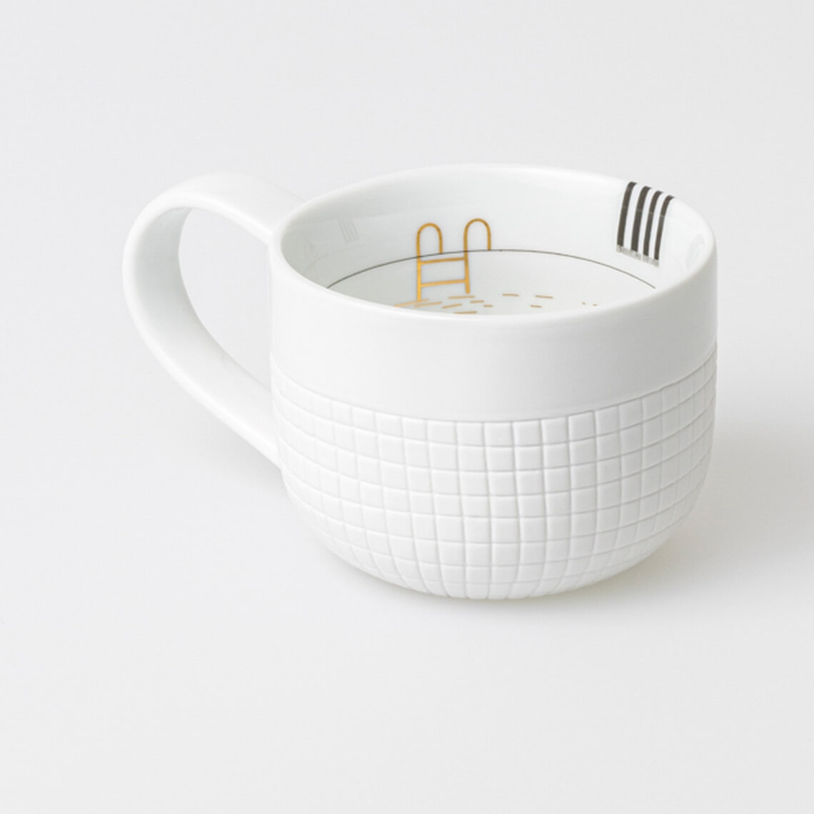 BILDERGESCHICHTEN AUSZEIT. TASSE. BADESEE