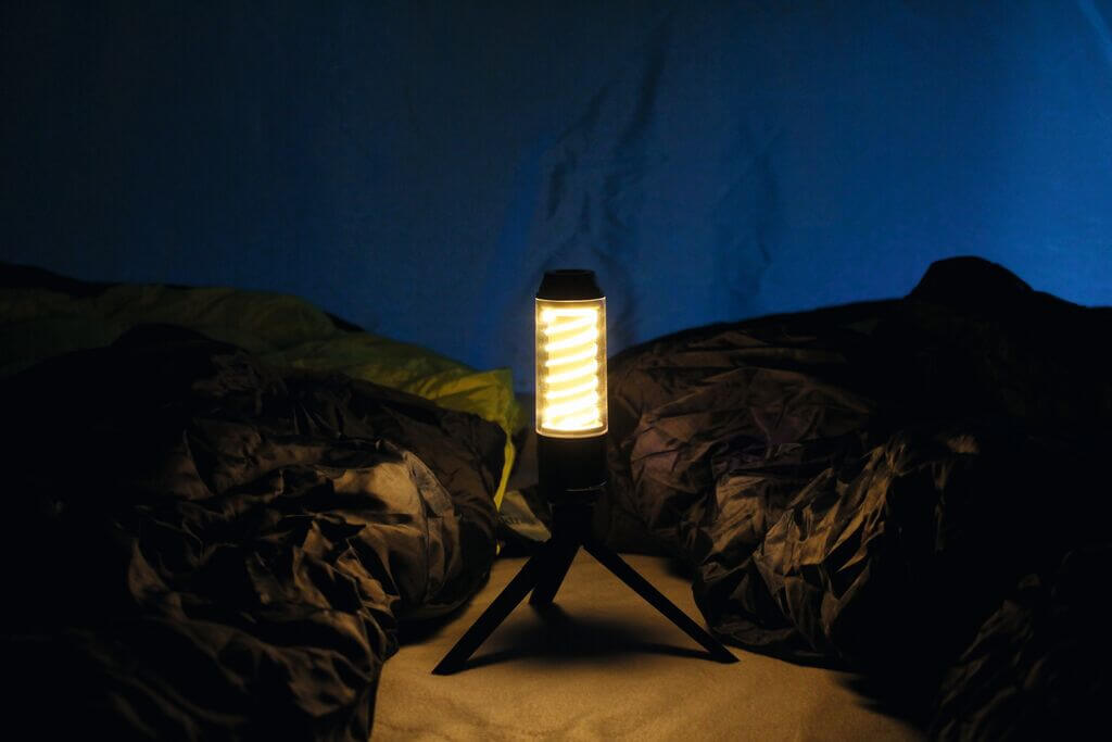 4033477098764_Anw_1_Aufstellen-1 Expedition Natur Outdoor Allroundlicht