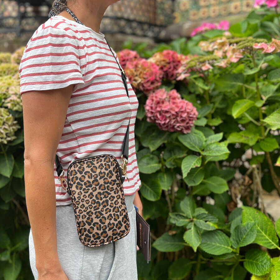 Easy Cross Bag Leo
