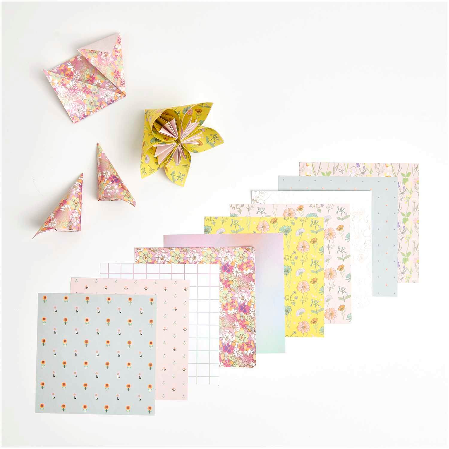 300890_AW_Q-1 PAPER POETRY ORIGAMI FUTSCHIKATO