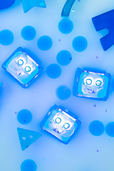 Glo Pals Leuchtwürfel - Blair – leuchtet helles Blau