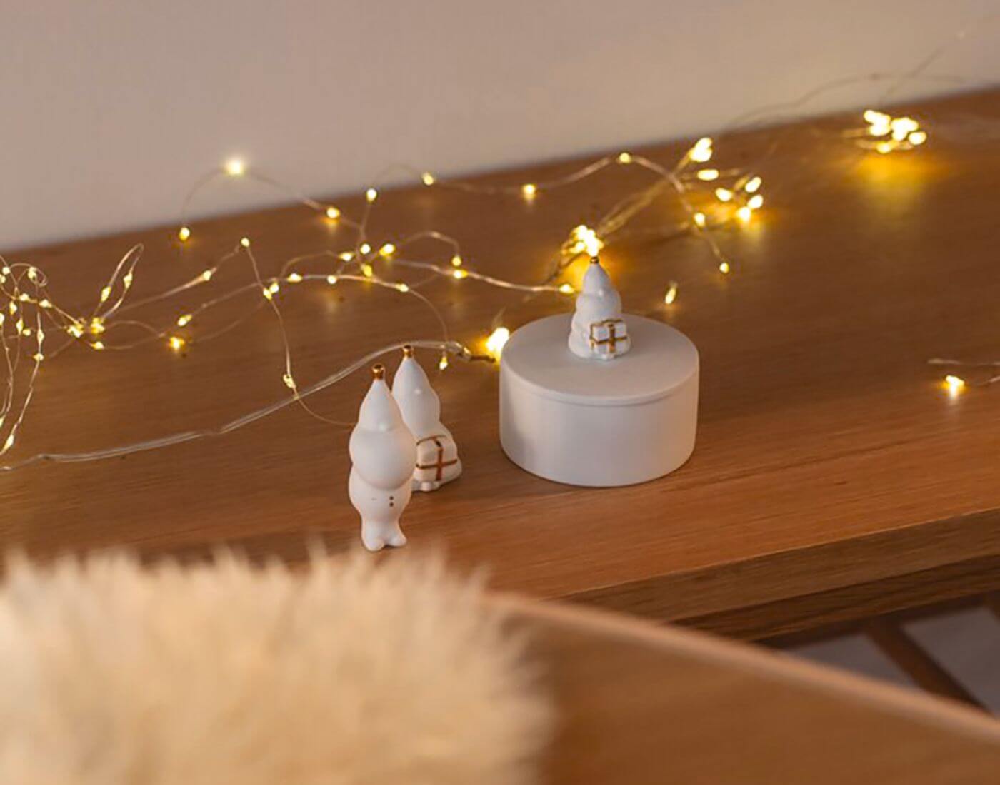 Porzellangeschichten. Santa. Figur - Santas Sitz