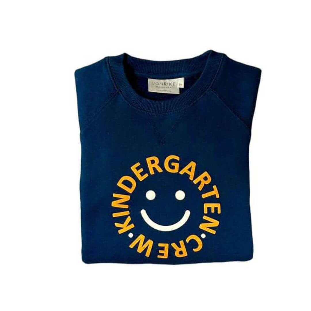 von-rike-kindergarten-sweater-blau-1 Sweater Kindergarten Crew - Dunkelblau- Größe 104-110, 3/4 Jahre