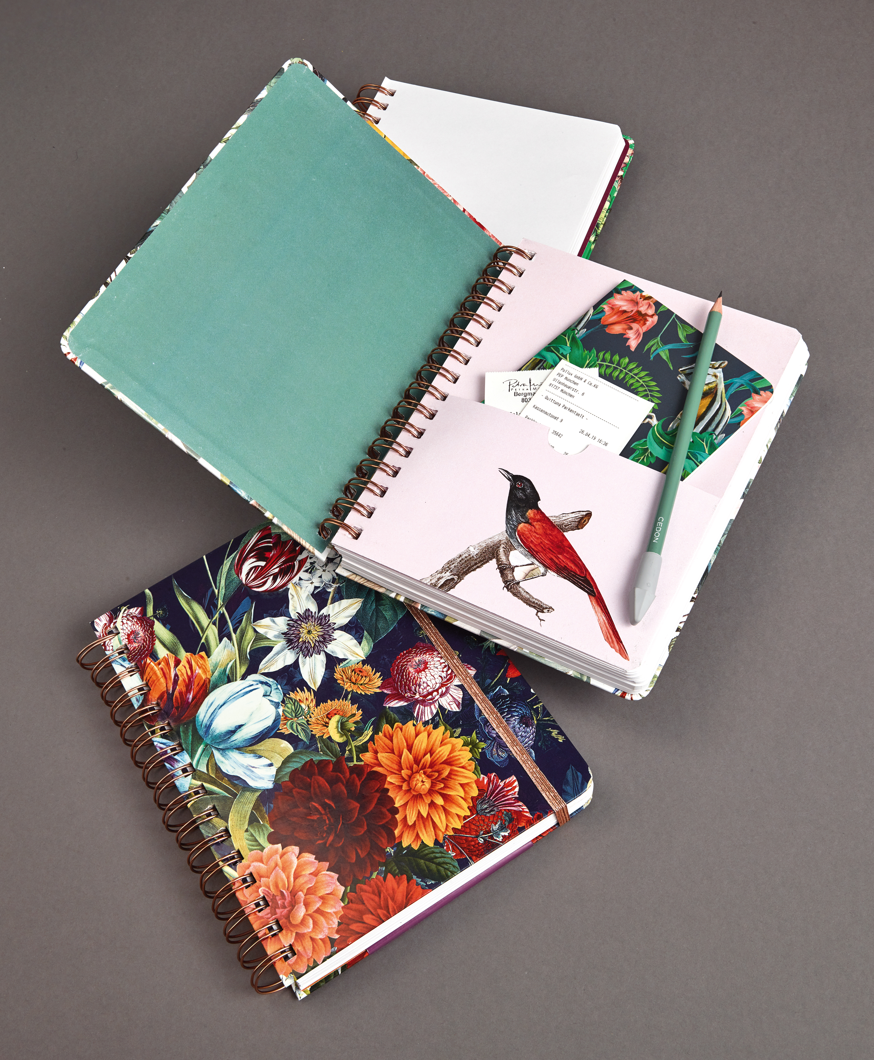 2019-04-30-CEDON-270 Ringbuch Red Birdies