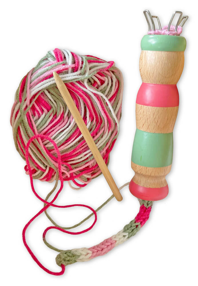 Strickliesel (100% selbst gemacht) - Mit Garn, Holznadel und Anleitung